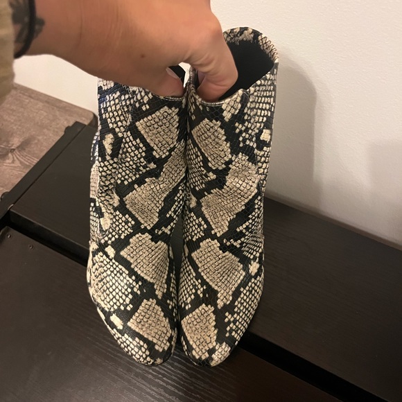 ALDO Size 7 Worn Once Women's Booties - Snakeskin - Picture 7 of 8